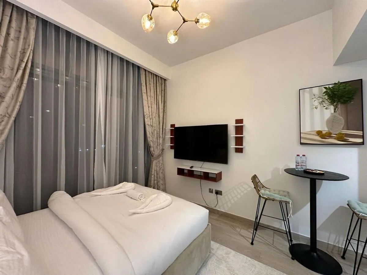 דובאי Studio Designer Azizi 41 איחוד האמירויות הערביות