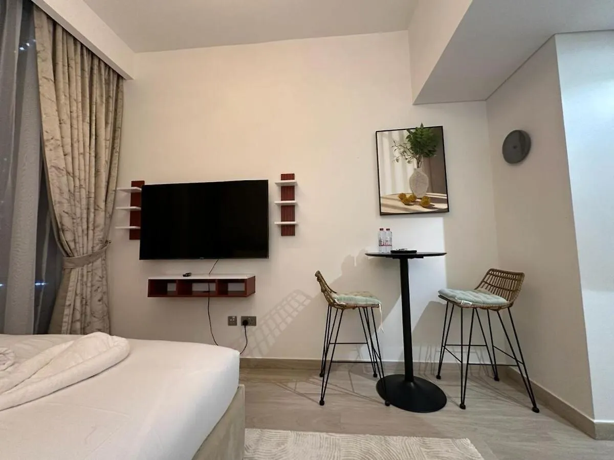 דובאי Studio Designer Azizi 41 0*,  איחוד האמירויות הערביות