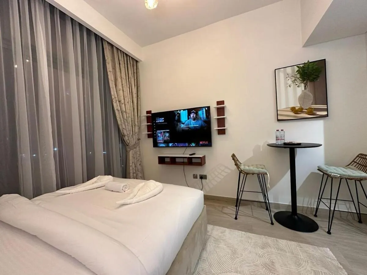 דובאי Studio Designer Azizi 41 דירה
