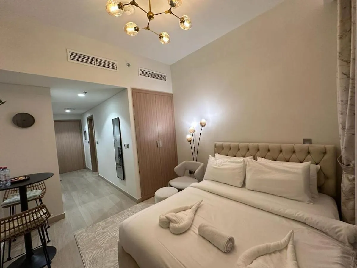 דובאי Studio Designer Azizi 41 איחוד האמירויות הערביות